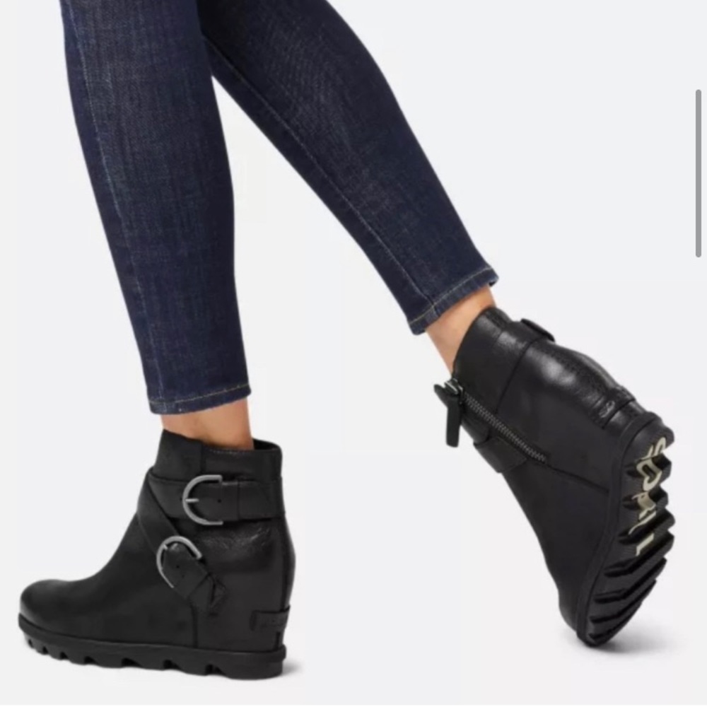 SOREL JOAN OF ARTIC II WEDGE BOOTIES Size:
